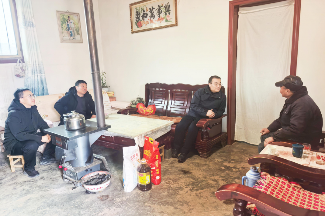 咸阳产投集团开展新春走访慰问